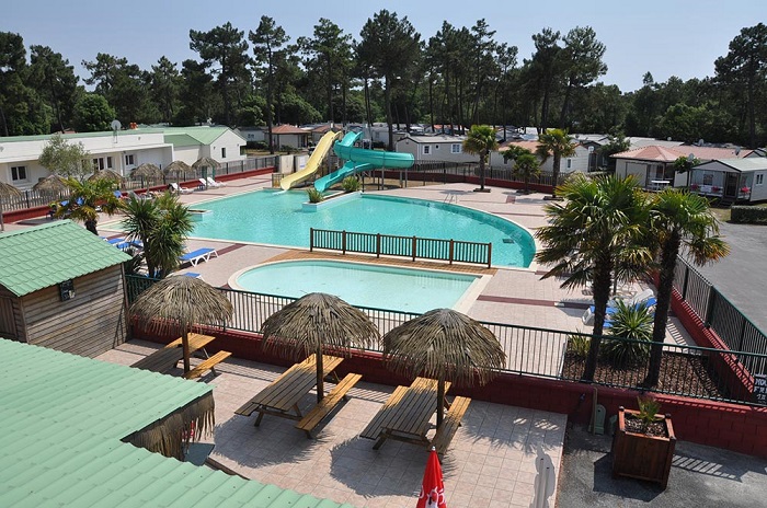 camping en Vendée avec piscine couverte et piscine extérieure