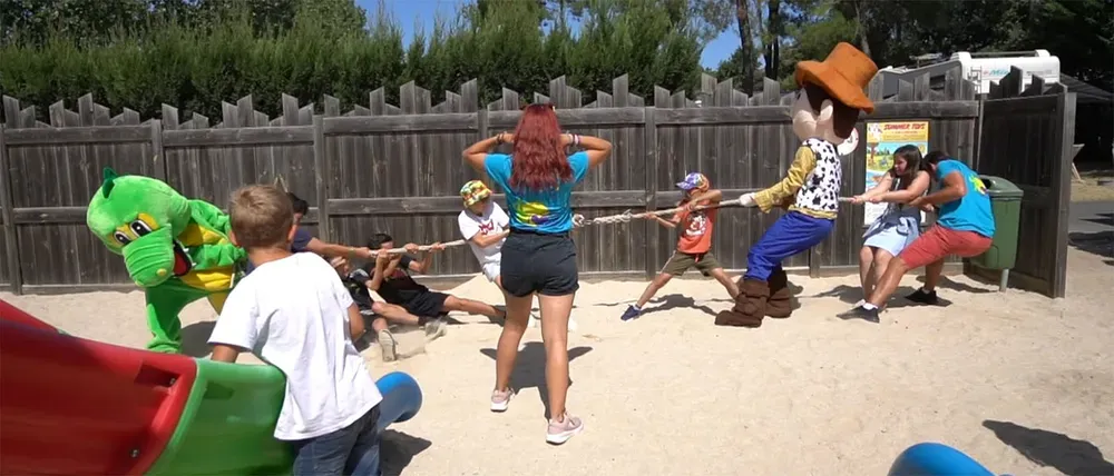 Toboggan avec bouées au camping le california